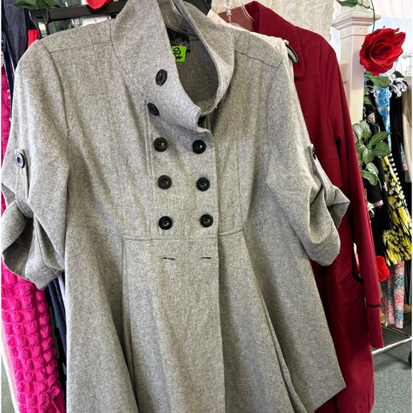 Looking for in large - Picture 2 of 2